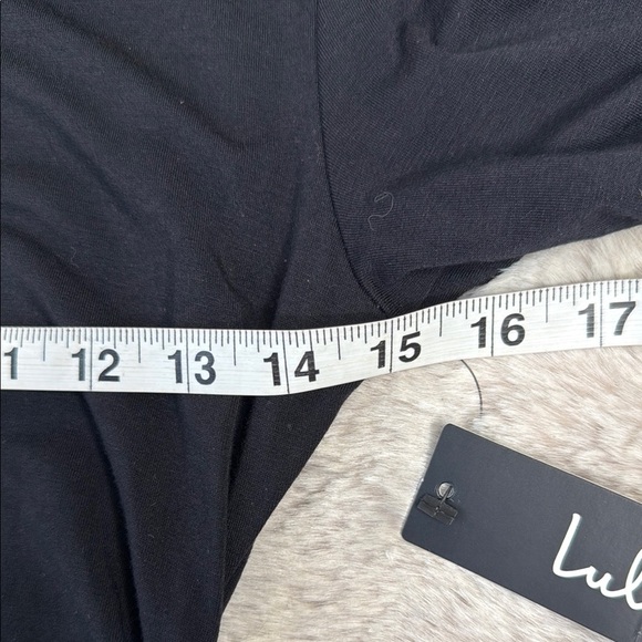 Steal Your Attention Black Bodycon Dress, Size M NWT
Lulus - Picture 3 of 14